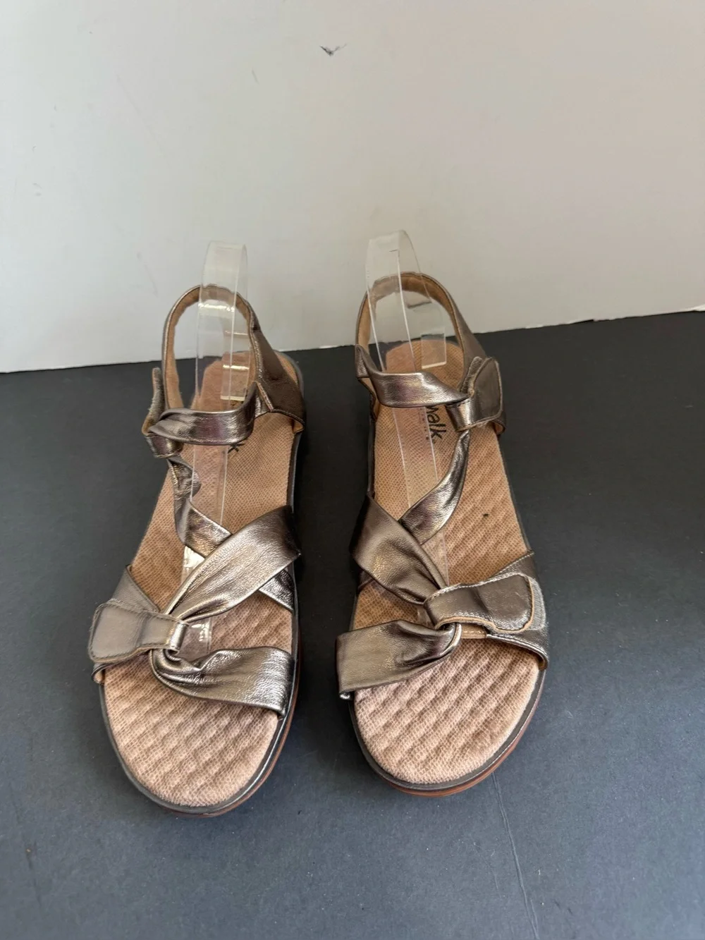 SoftWalk women's Del Rey leather sandals. Size 11M